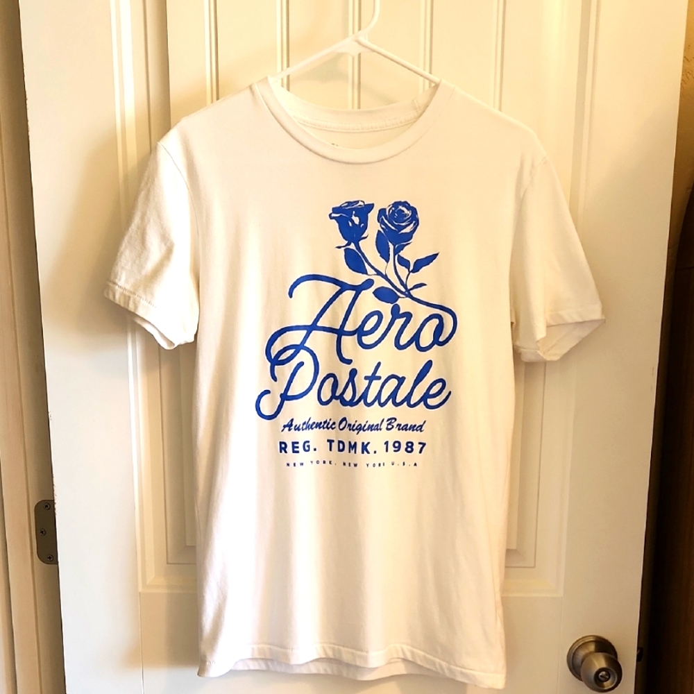 Aeropostale White and Blue Graphic Tee